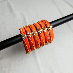 পূজোর সাজে চুড়ির রঙিন ছটা